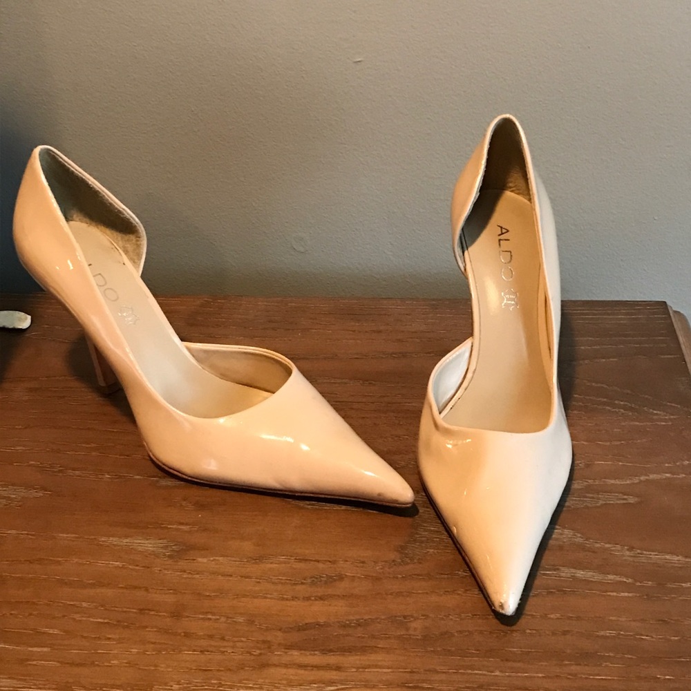 Aldo nude pointed toe patent leather stiletto pump